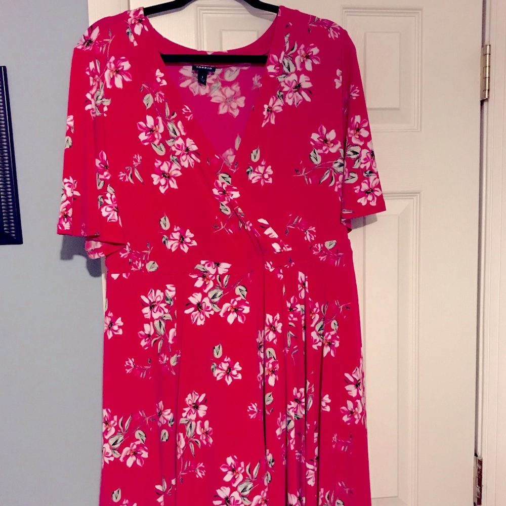 Torrid. Hot pink short floral dress. size 1. - Picture 6 of 6